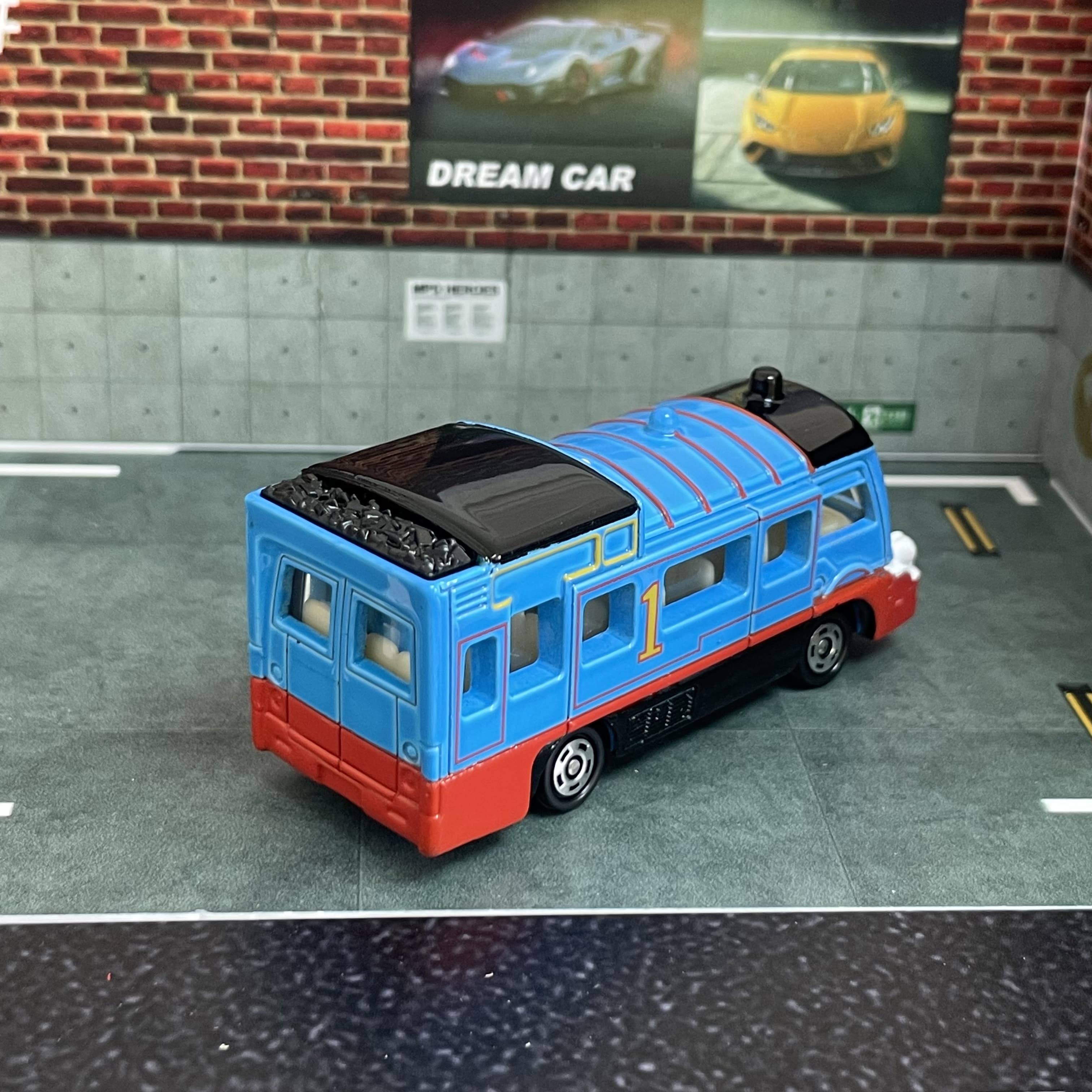 Takara Tomy Dream Tomica No.15 - Party Games Bus review and price
